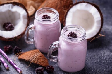 Smoothie with blackberries and coconut milk