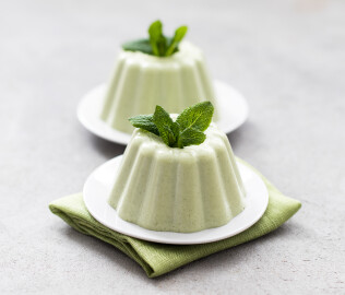 Creamy,Green,Mint,Panna,Cotta,On,A,Plate,On,A