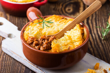 Shepherd's,Pie,,Traditional,British,Dish,With,Minced,Meat,And,Mashed