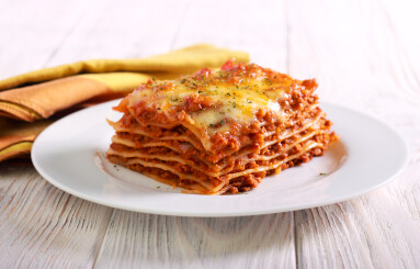 Slice,Of,Lasagna,On,Plate,Selective,Focus