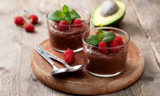 Avocado,Chocolate,Mousse,With,Raspberries,In,Glass,Serving,Glasses,On