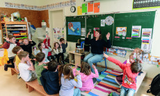 Darželyje vaikus ugdo kvalifikuoti mokytojai iš Prancūzijos ir kitų užsienio šalių.
