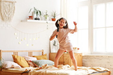 Little,Star.,Cute,Happy,Little,Girl,Wearing,Pajama,With,Hairbrush