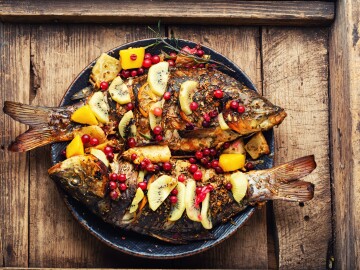 Baked,River,Fish,With,Fruits,,Berries,And,Spices.,Grilled,Carp,