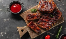 Grilled,And,Smoked,Ribs,With,Barbeque,Sauce.,Delicious,Barbecued,Ribs.