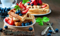 Belgian,Waffles,With,Strawberries,,Blueberries,And,Syrup,,Homemade,Healthy,Breakfast,