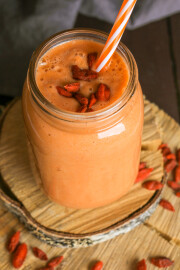 Orange,Smoothie,With,Goji,Berries.,Healthy,Eating