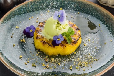 Grilled,Pineapple,With,Ice,Cream.,Dessert