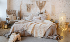 Front,View,Of,Cozy,Bedroom,With,Soft,Plaid,And,Warmth
