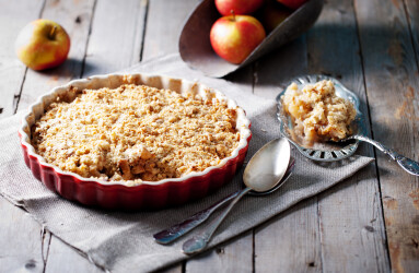Apple,Crumble,On,The,Wooden,Background,With,Apples,.