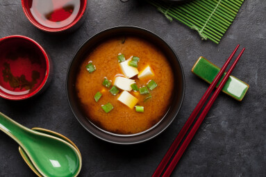 Miso,Traditional,Japanese,Soup,With,Tofu,And,Spring,Onion.,With