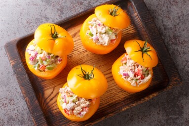 Tomatoes,Stuffed,With,A,Salad,Of,Canned,Tuna,,Bell,Peppers,