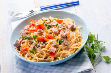 Spaghetti,With,Tuna,Capers,And,Tomatoes