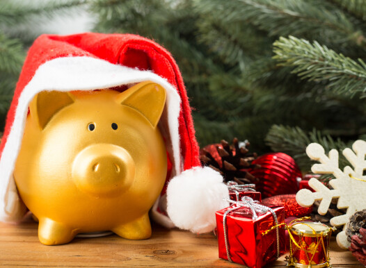 Piggy,Bank,Christmas,For,Your,Big,Buy,Gifts