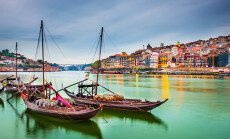 Porto,,Portugal,Old,Town,Cityscape,On,The,Douro,River,With