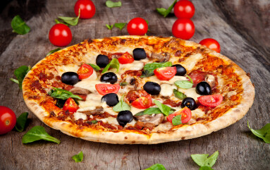 Delicious,Italian,Pizza,Served,On,Wooden,Table