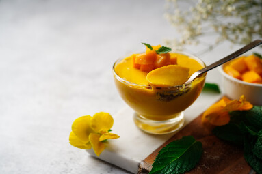 Homemade,Mango,Mousse,With,Cut,Mangoes,And,Mint,Garnish,,Selective