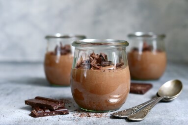 Delicious,Chocolate,Mousse,In,A,Vintage,Glasse,Jar,On,A