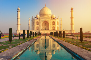 The,Taj,Mahal,Is,An,Ivory-white,Marble,Mausoleum,On,The