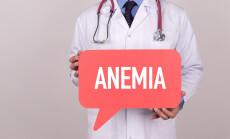 Doctor,Holding,Speech,Bubble,With,Anemia,Message