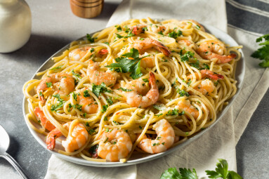 Homemade,Cooked,Shrimp,Scampi,With,Pasta,With,Parsley