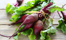 Fresh,Beetroot,With,Leaves,,Food,Closeup