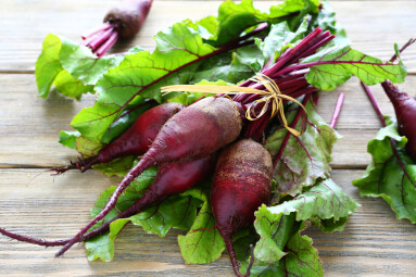 Fresh,Beetroot,With,Leaves,,Food,Closeup