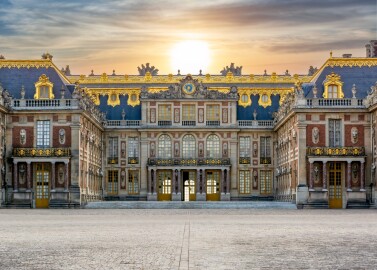 Versailles,Palace,Outside,Paris,At,Sunset,,France