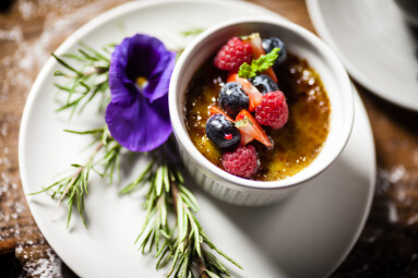 Avocado,Creme,Brulee,With,Fresh,Berries