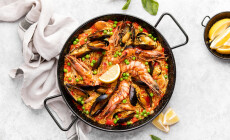 Spanish,Paella,In,A,Special,Pan,,Ready,To,Eat,,Top