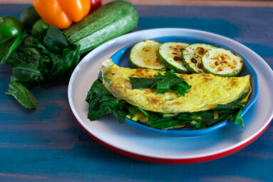 Tortilla,With,Egg,,Spinach,,Zucchini,And,Peppers,For,Ketogenic,Diet.