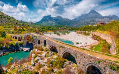 Beautiful,Spring,View,Of,Old,Mes,Bridge.,Colorful,Morning,Landscape