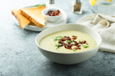 Creamy,Potato,Soup,With,Bacon