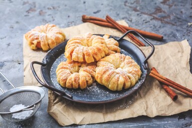 Homemade,Puff,Pastry,Apple,Rings,,Small,Healthy,Snack