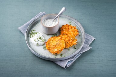 Traditional,Parsnip,Potato,Pancakes,With,Chives,And,Quark,Dip,Served