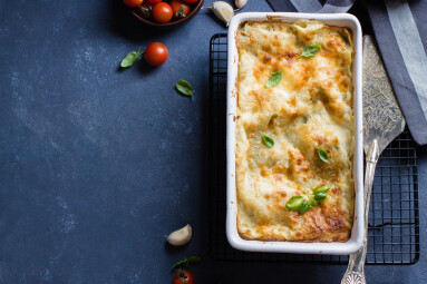 Delicious,Homemade,Lasagne,With,Ricotta,Cheese,And,Spinach,On,Blue