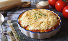 Tomato,Vegetable,Crumble,With,Aromatic,Herbs,And,Grated,Parmesan,Cheese