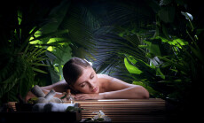 Portrait,Of,Young,Beautiful,Woman,In,Spa,Environment