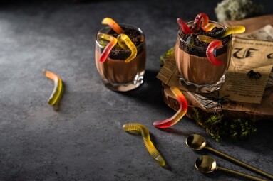 Halloween,Dessert,For,Party,-,Delicious,Chocolate,Mousse,With,Chocolate