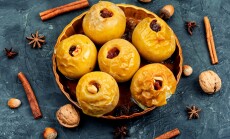 Baked,Autumn,Apples,With,Nuts,And,Raisins.,Seasonal,Food.