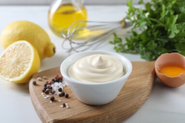 Tasty,Mayonnaise,Sauce,In,Bowl,,Ingredients,And,Spices,On,White