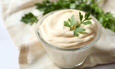 Bowl,With,Mayonnaise,On,Wooden,Background