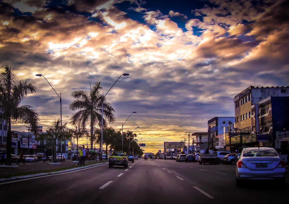 Feira,De,Santana/ba/brazil,-,12-17-2014:,Sunset,On,Avenida,Presidente,Dutra,