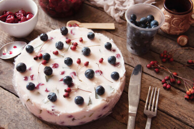 Fruit,Dairy,Multi-colored,Jelly,On,A,Plate.,Fruit,Yogurt,Cake