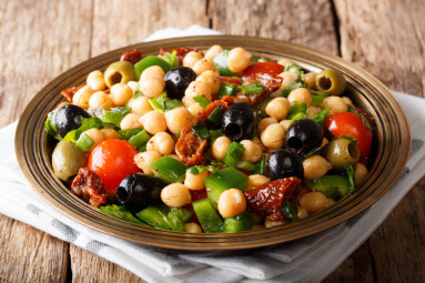 Delicious,Homemade,Salad,Balela,With,Chickpeas,,Tomatoes,,Onions,,Olives,And