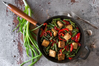 Frying,Pan,With,Fried,Tofu,With,Green,Beans,And,Bell