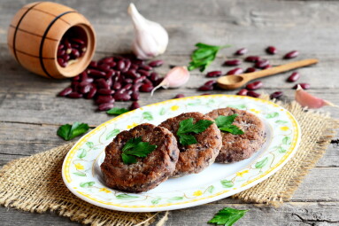 Burgers,Made,From,Boiled,And,Mashed,Red,Beans,On,A