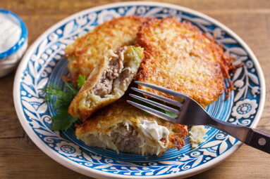 Potato,Pancakes,Filled,With,Meat.,Vegetable,Fritters,Stuffed,With,Meat.