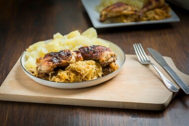 Baked,Chicken,Drumsticks,With,Cabbage,And,Potatoes