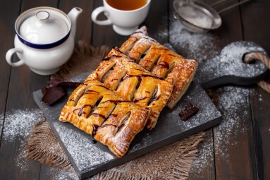 Homemade,Sweet,Puff,Pastries.,Baked,Puff,Pastry,Turnovers,With,Chocolate